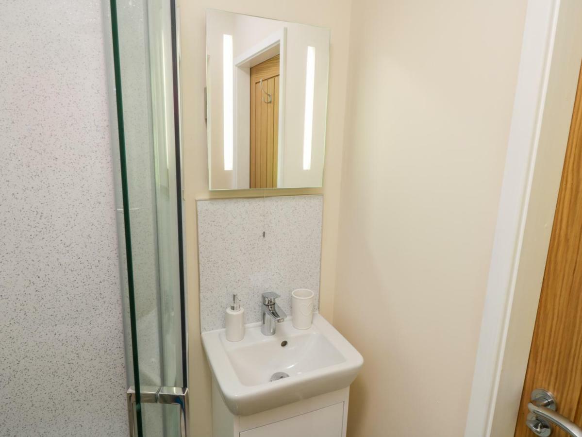 Ryedale Country Lodges - Willow Lodge يورك المظهر الخارجي الصورة