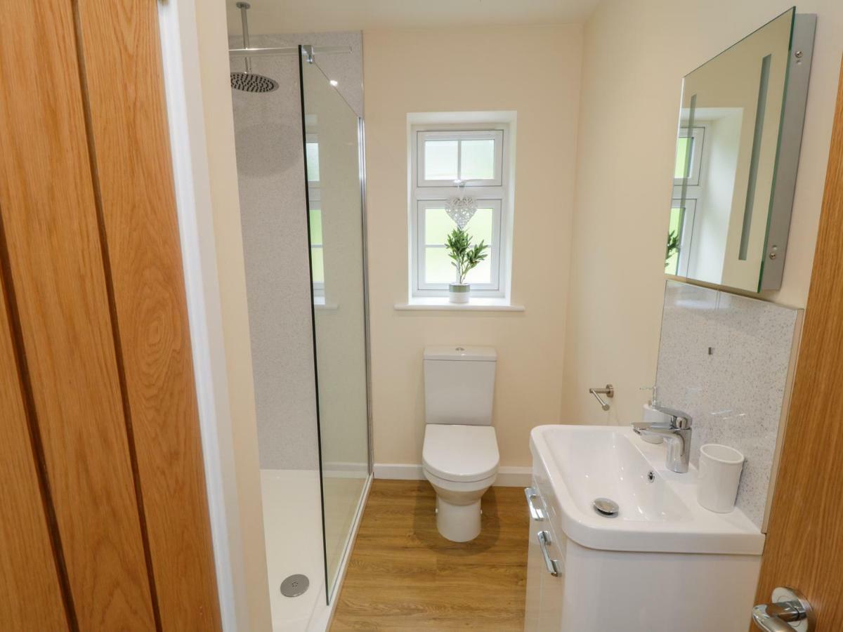Ryedale Country Lodges - Willow Lodge يورك المظهر الخارجي الصورة